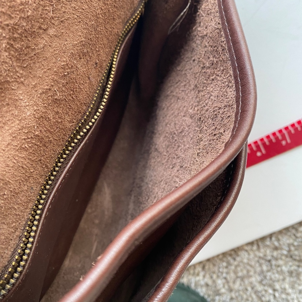 Coach Vintage Prairie Style Crossbody/Shoulder Purse in Mahogany Brown Leather - Picture 7 of 8